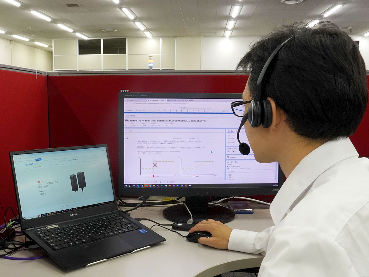 The service in use at OMRON's customer service center
